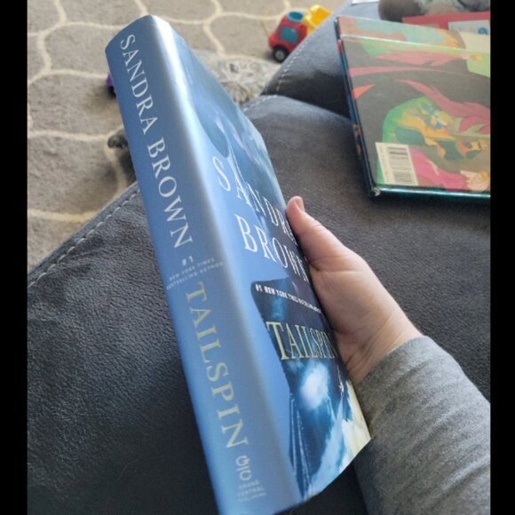Tailspin by Sandra Brown. Book - Picture 2 of 3